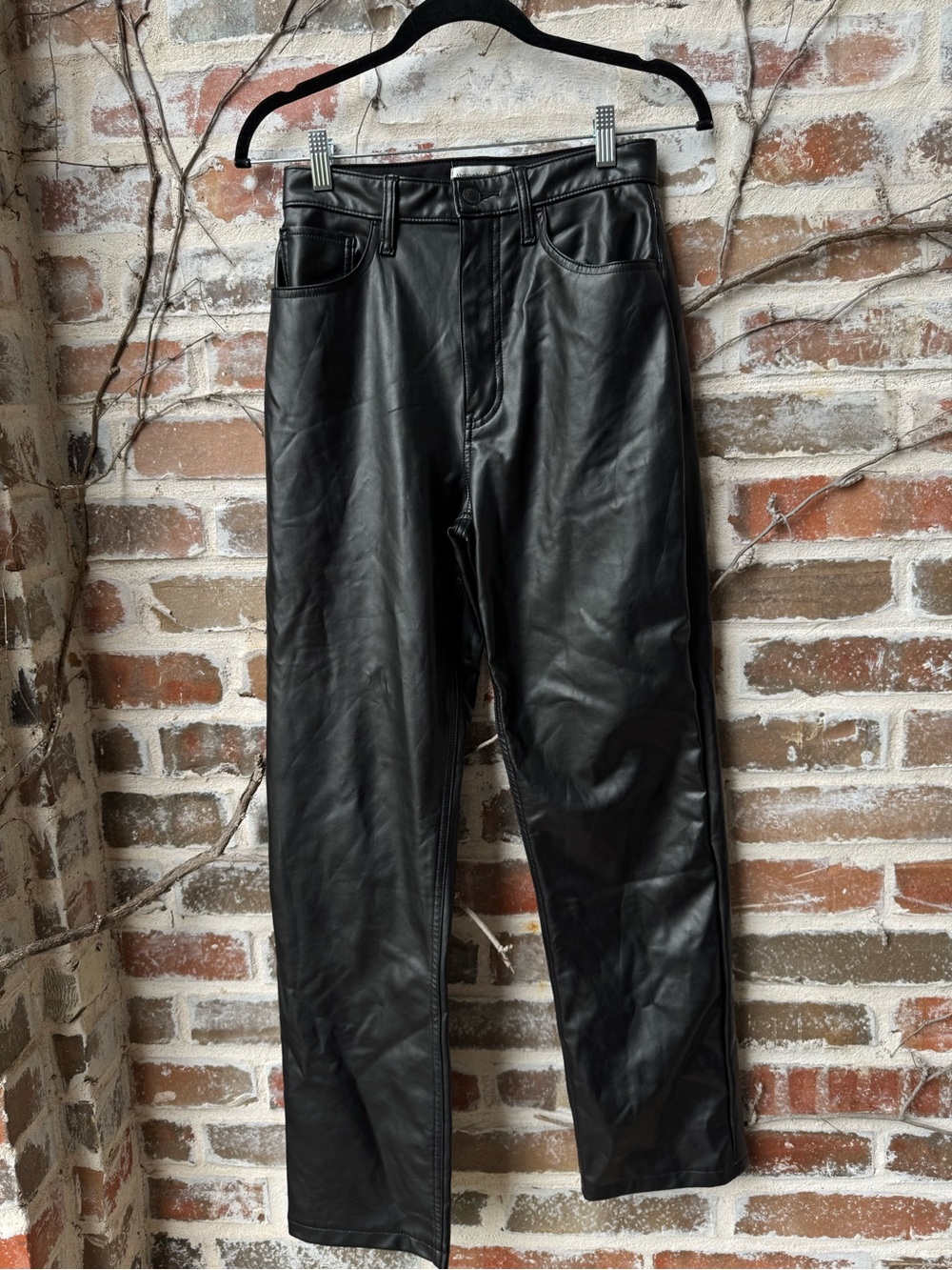 A&F Curve Love 90s Straight Vegan Leather Pants Black 27 / 4R